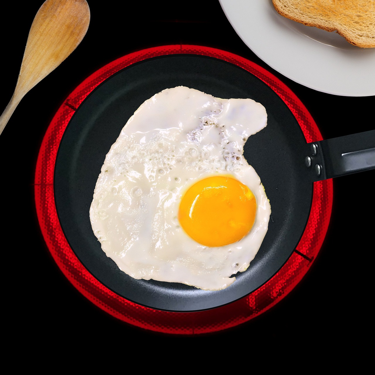 Slimme inductiekookplaat met geïntegreerde kookzones. Slimme inductiekookplaat met geïntegreerde kookzones.